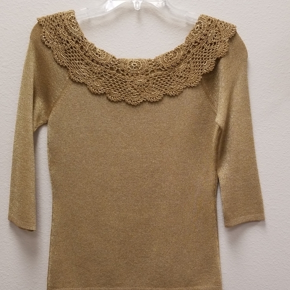 Joseph A size M VGUC sparkly gold top - Picture 3 of 4